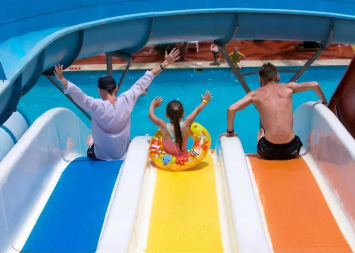 Lilyland & Waterpark Apart Otel